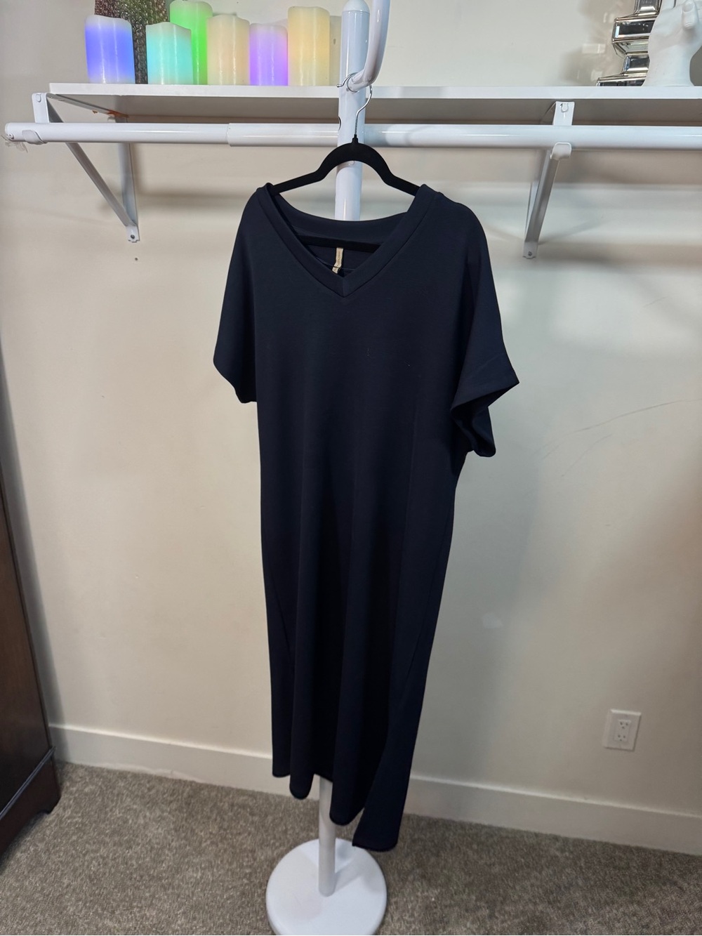 Classic navyV-Neck Midi Dress - Picture 2 of 9